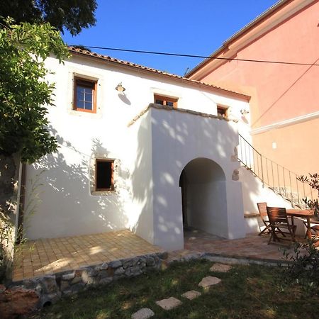Holiday House With Wifi مالي لوشينغْ المظهر الخارجي الصورة
